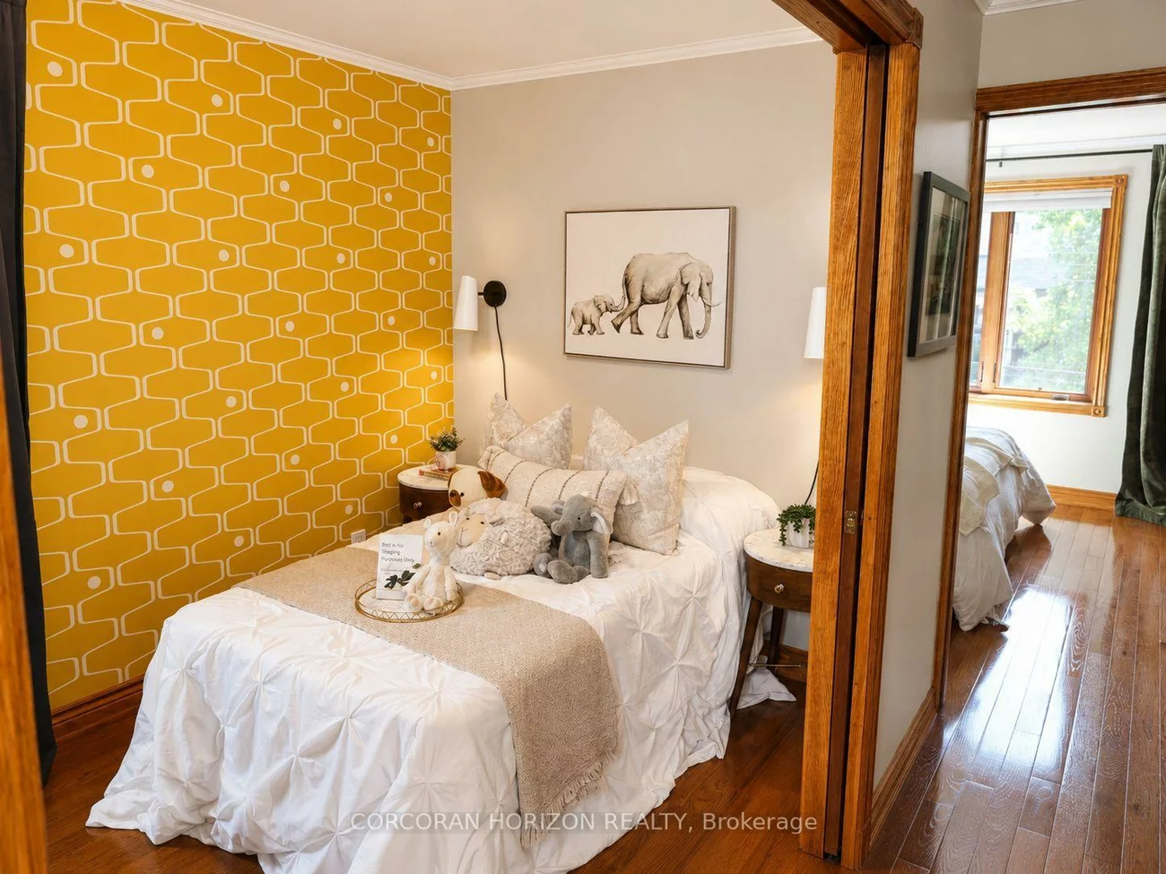 402, Rhodes, Greenwood-Coxwell, Toronto