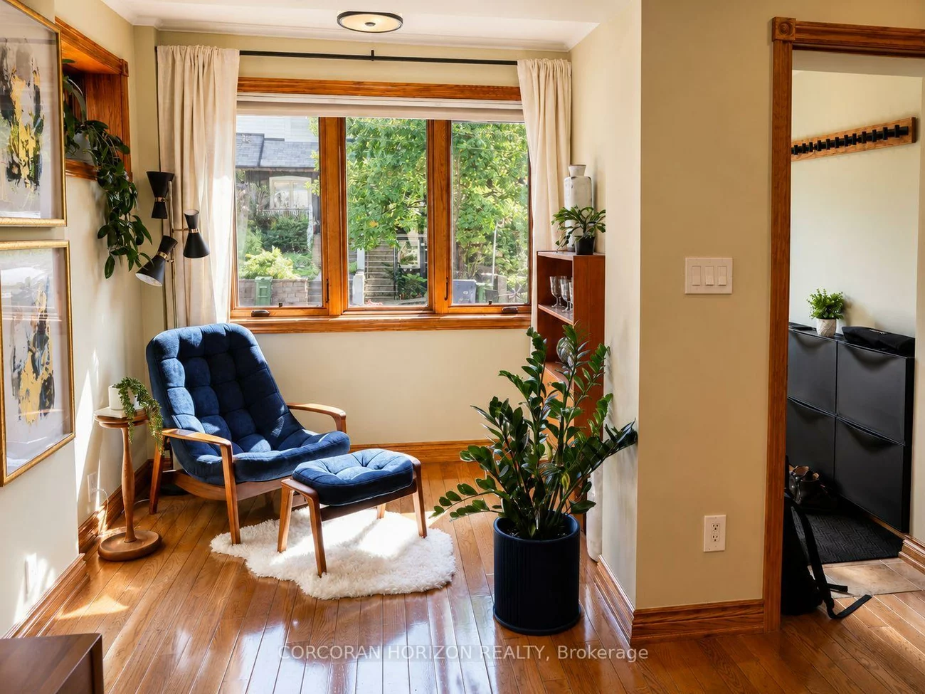 402, Rhodes, Greenwood-Coxwell, Toronto