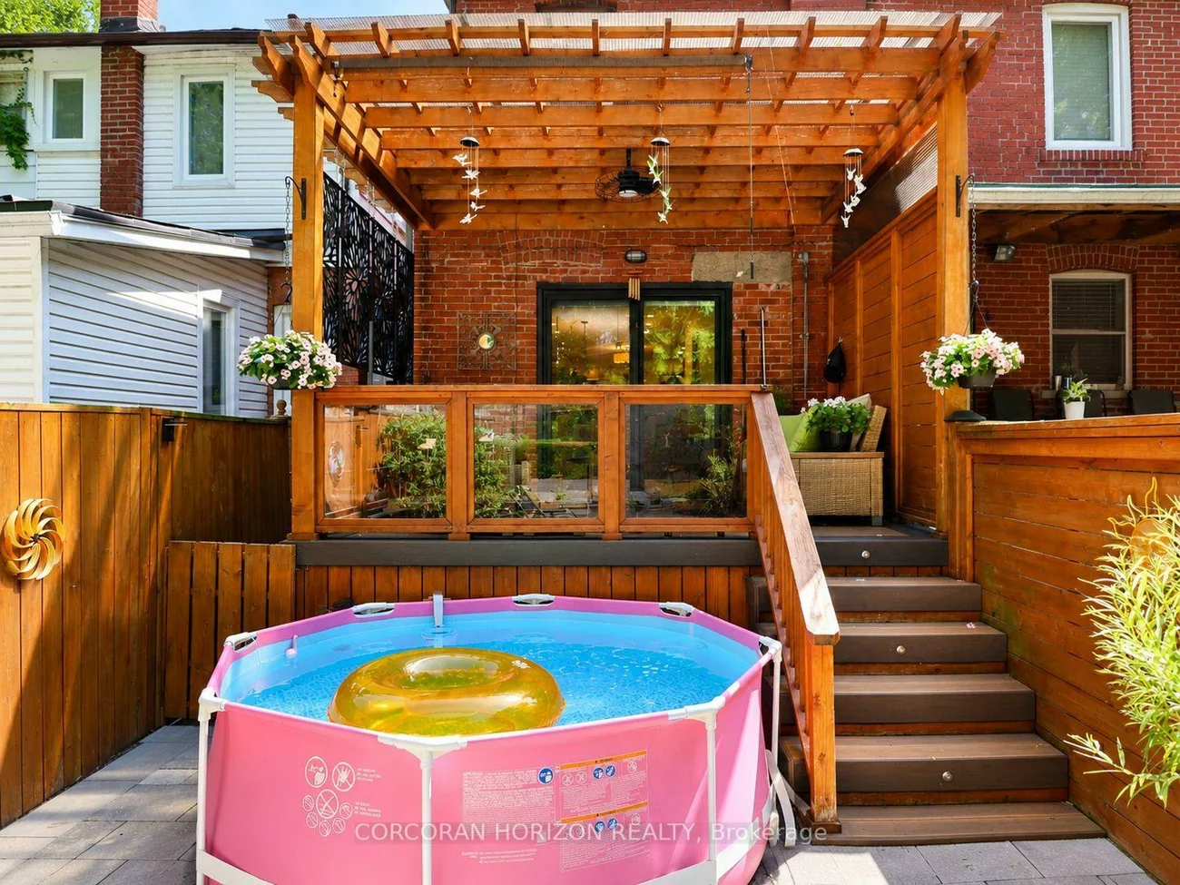 402, Rhodes, Greenwood-Coxwell, Toronto