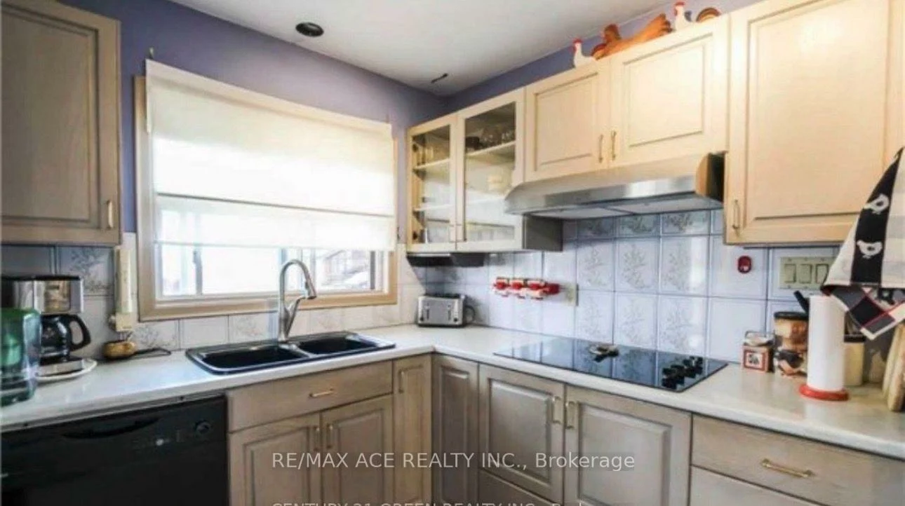18, Roseglor, Bendale, Toronto
