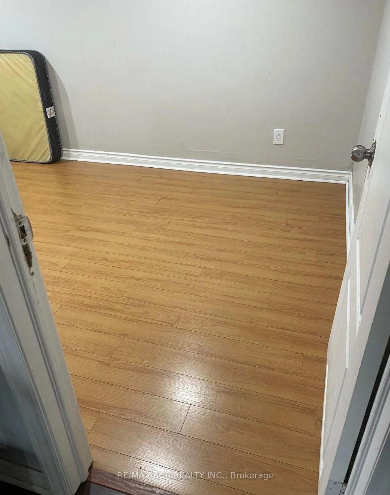 18, Roseglor, Bendale, Toronto