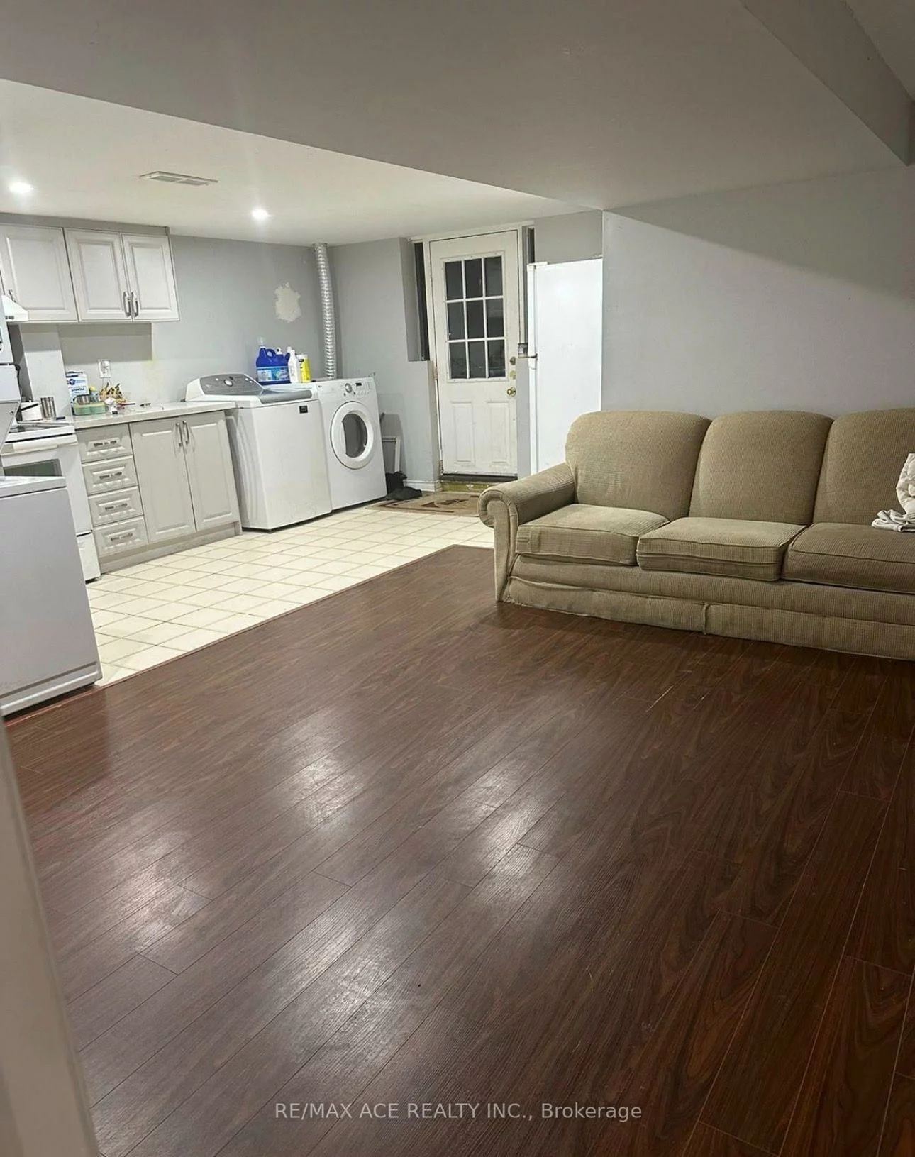 18, Roseglor, Bendale, Toronto