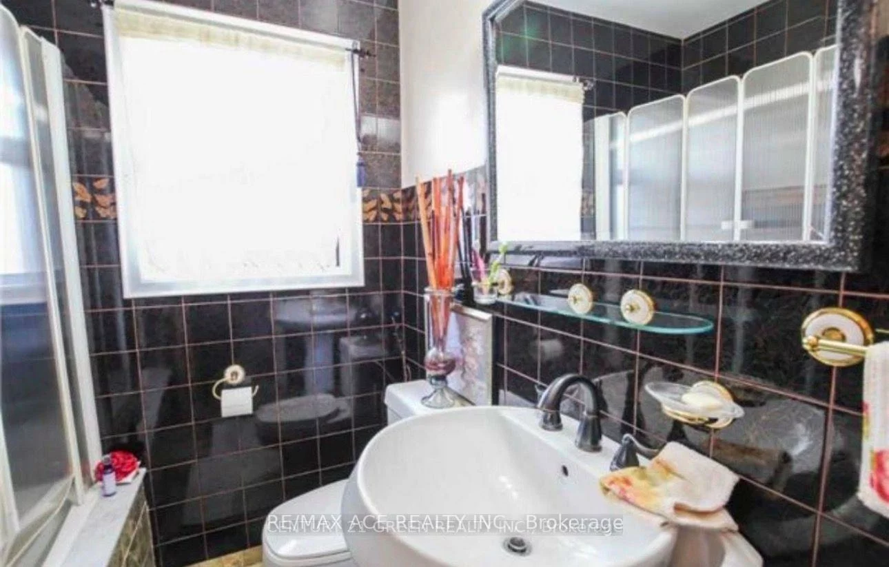 18, Roseglor, Bendale, Toronto