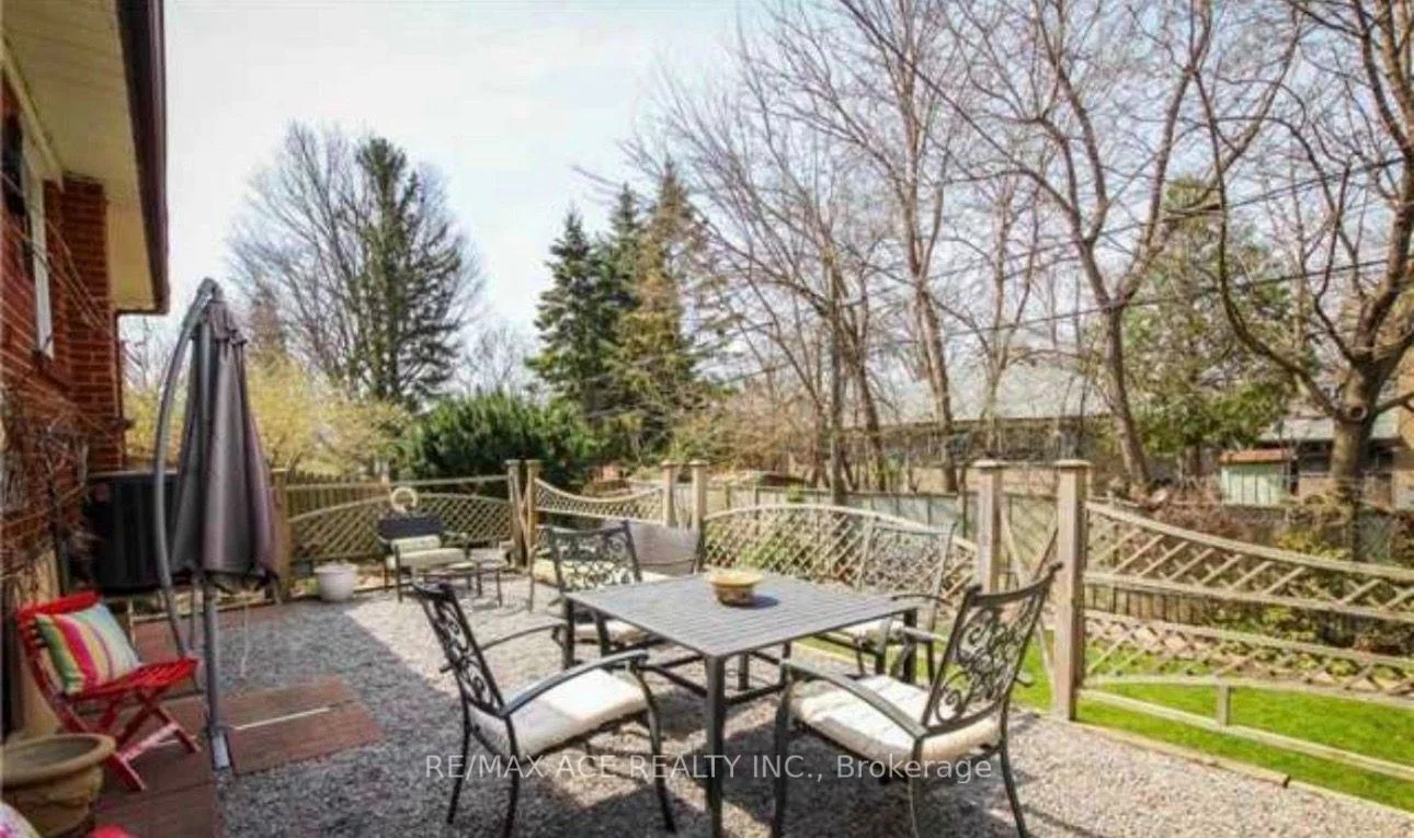 18, Roseglor, Bendale, Toronto