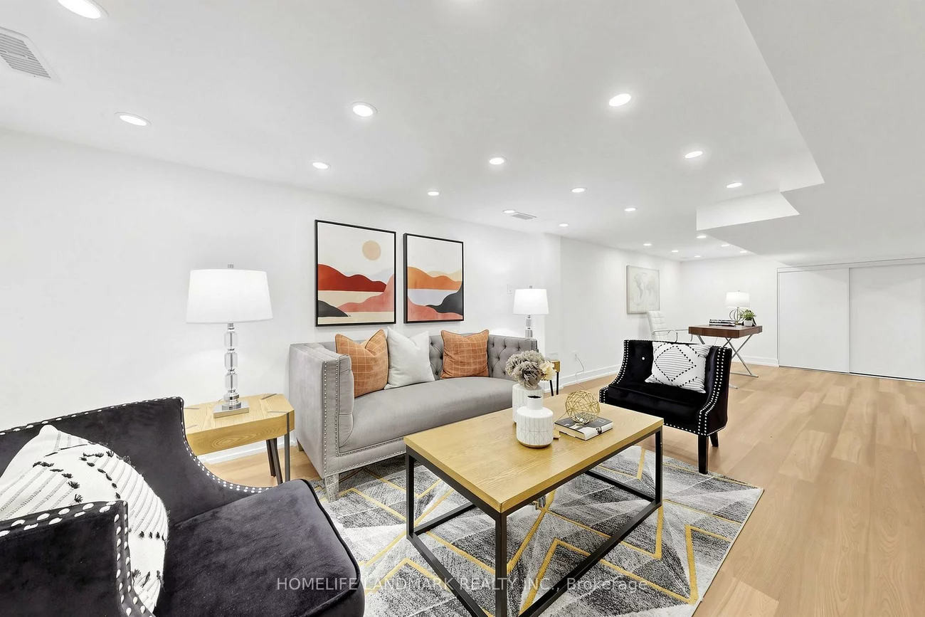 55, Chilton, East York, Toronto