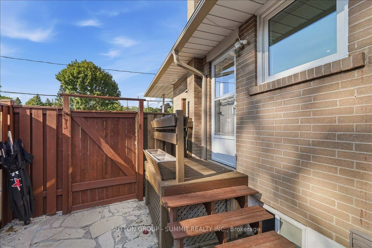 73, Thornbeck, Woburn, Toronto