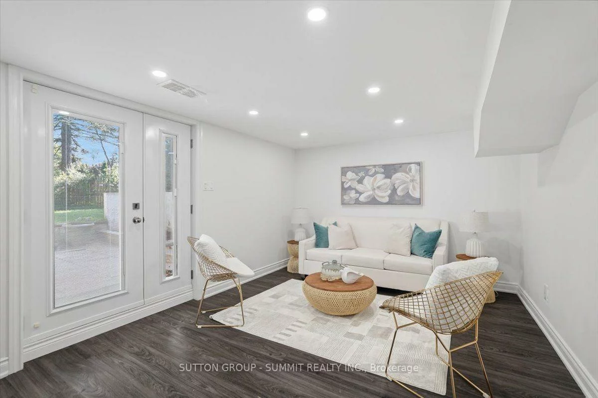 73, Thornbeck, Woburn, Toronto