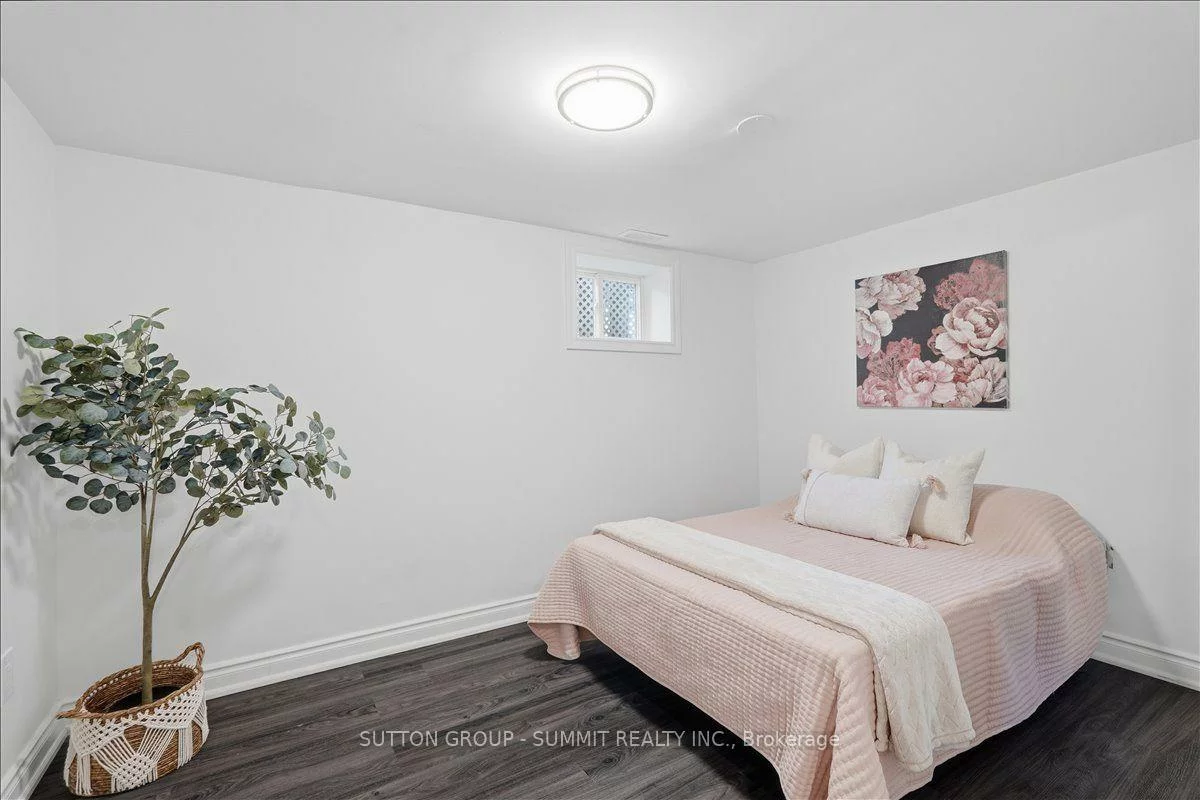 73, Thornbeck, Woburn, Toronto