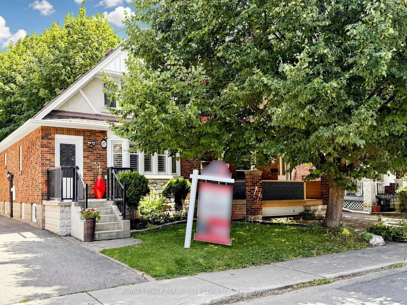 67, Barrington, Crescent Town, Toronto