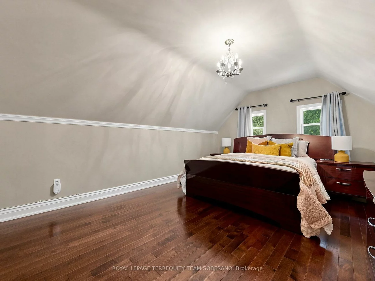 67, Barrington, Crescent Town, Toronto