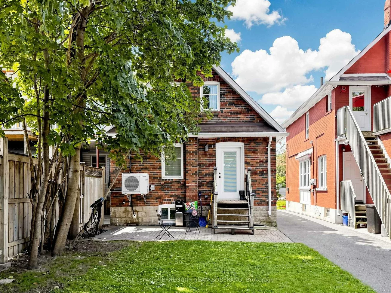 67, Barrington, Crescent Town, Toronto