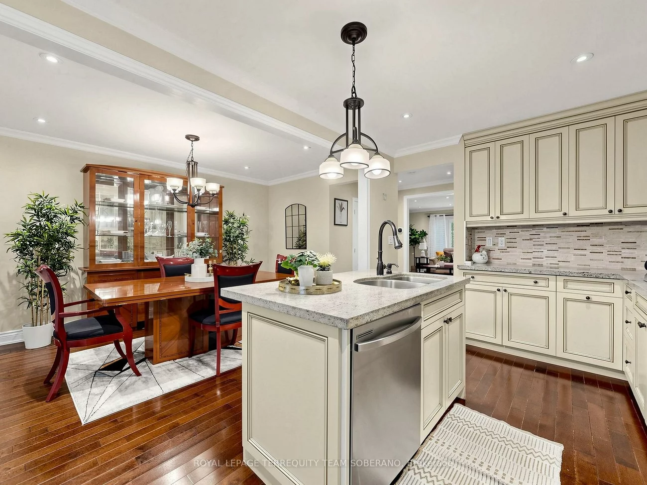 67, Barrington, Crescent Town, Toronto
