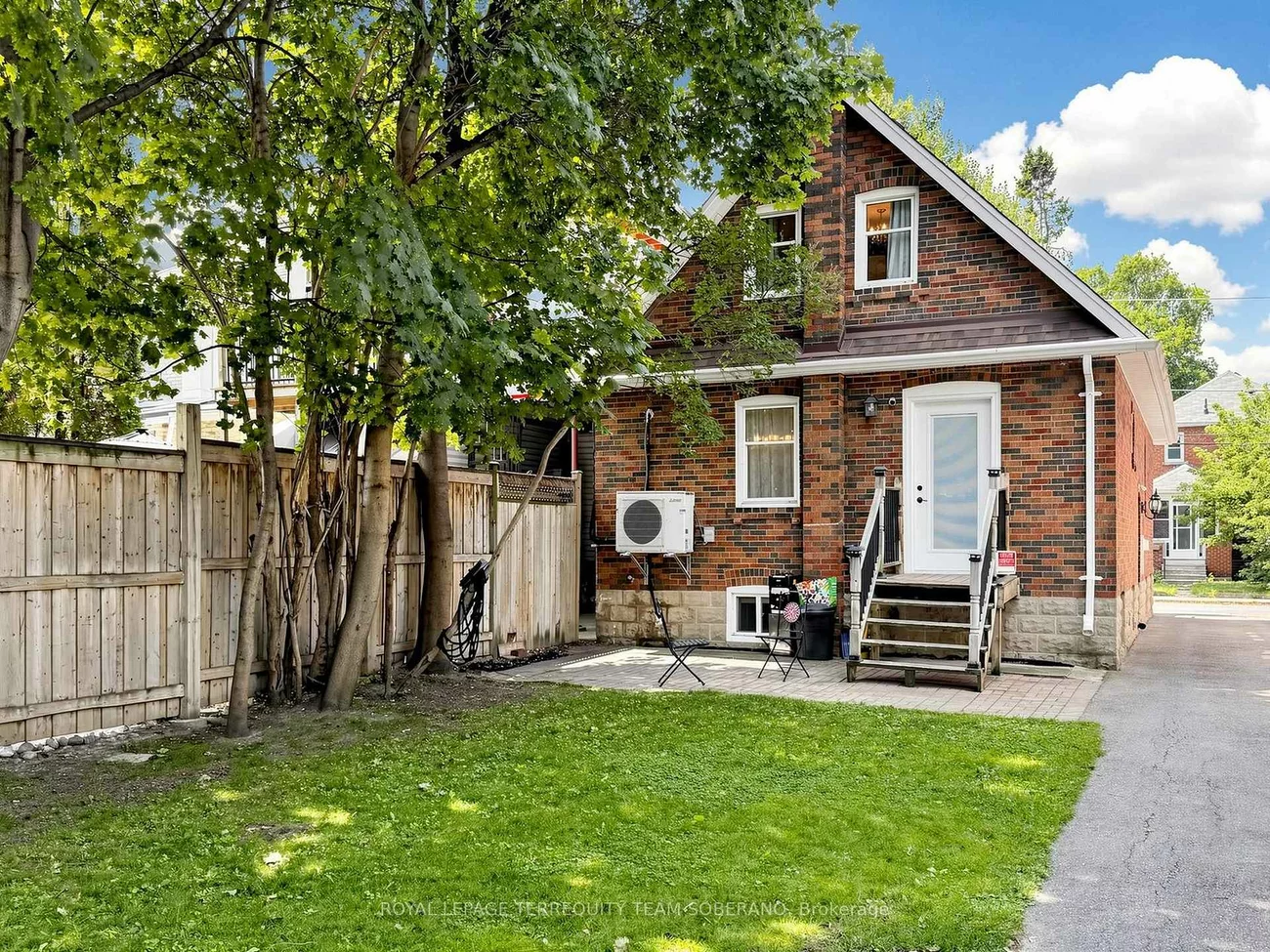 67, Barrington, Crescent Town, Toronto