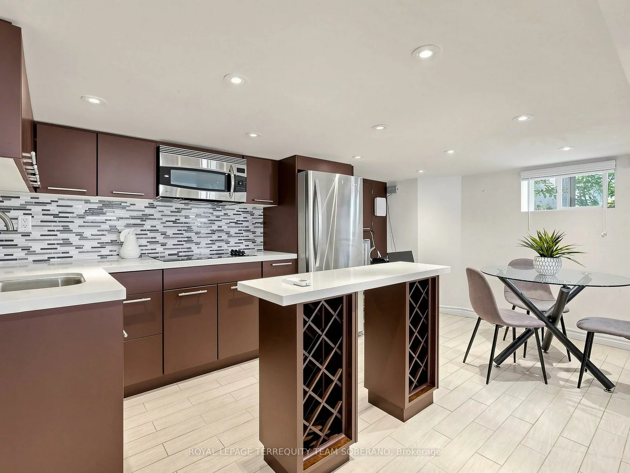 67, Barrington, Crescent Town, Toronto