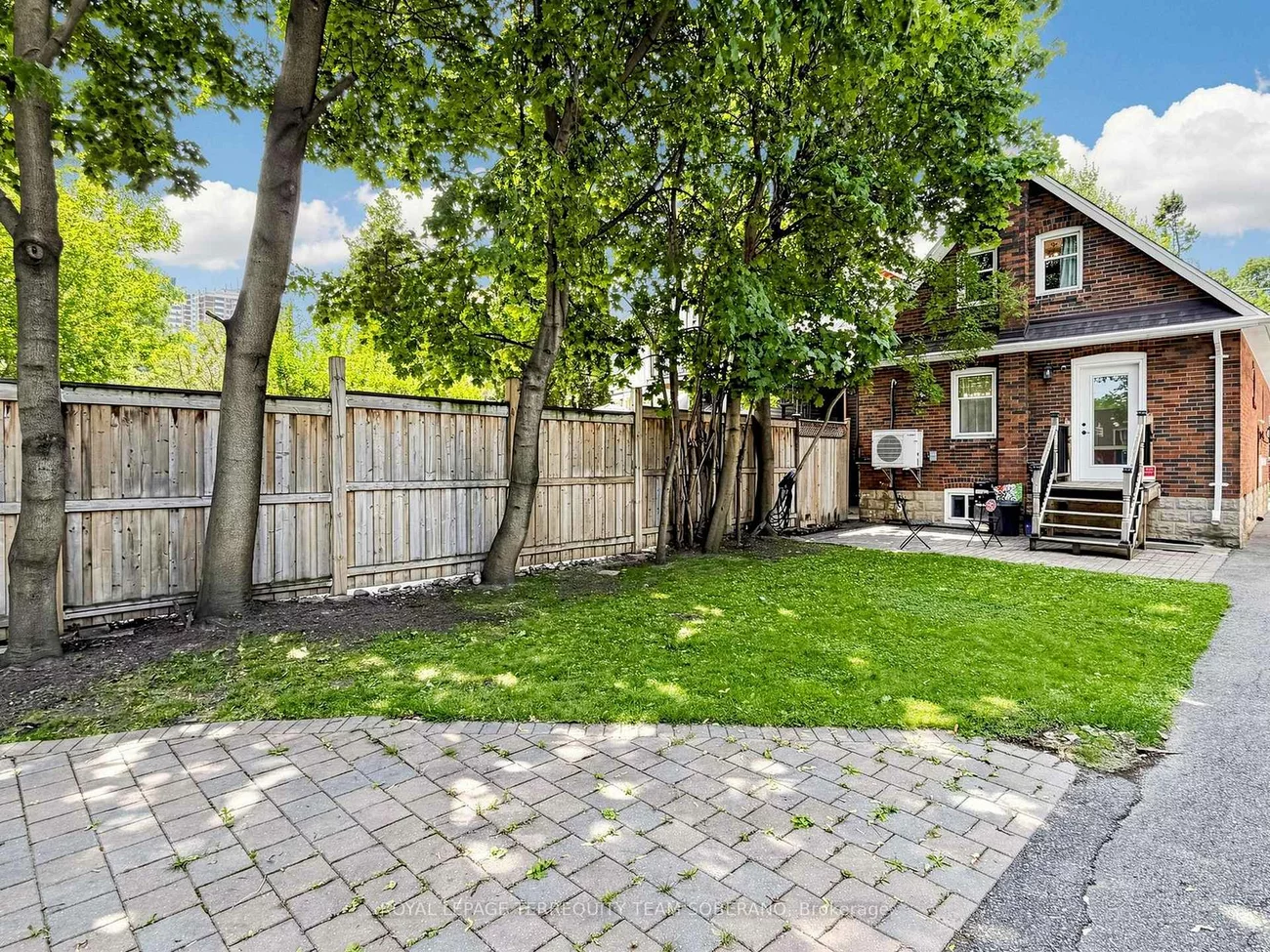 67, Barrington, Crescent Town, Toronto