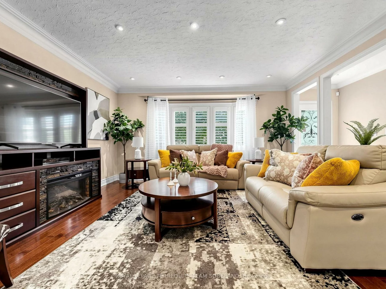 67, Barrington, Crescent Town, Toronto
