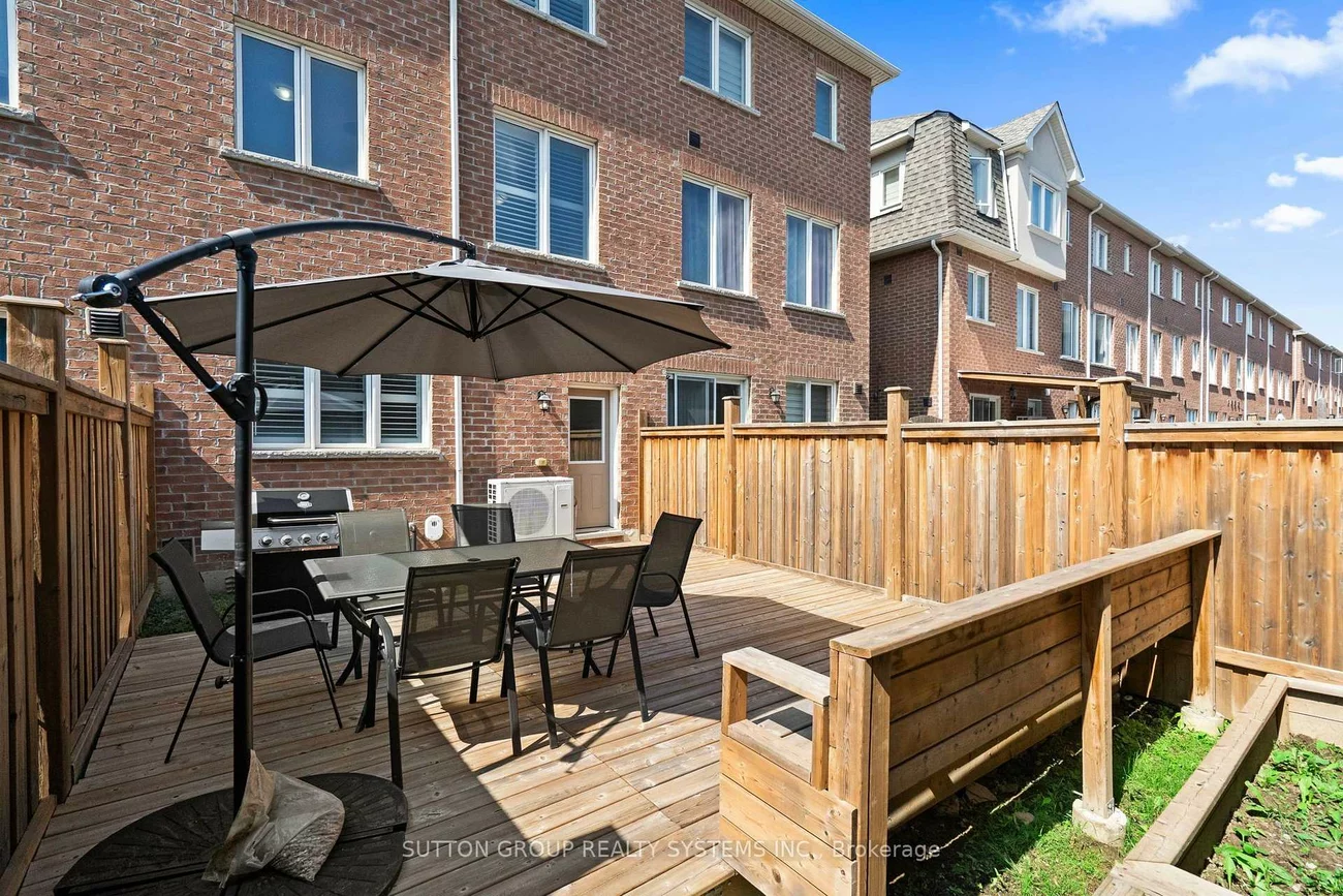 11, Fusilier, Clairlea-Birchmount, Toronto