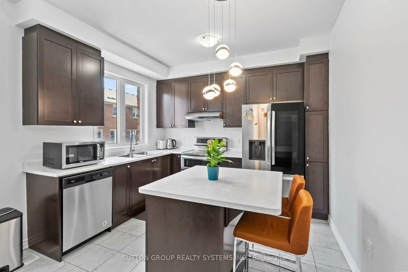 11, Fusilier, Clairlea-Birchmount, Toronto
