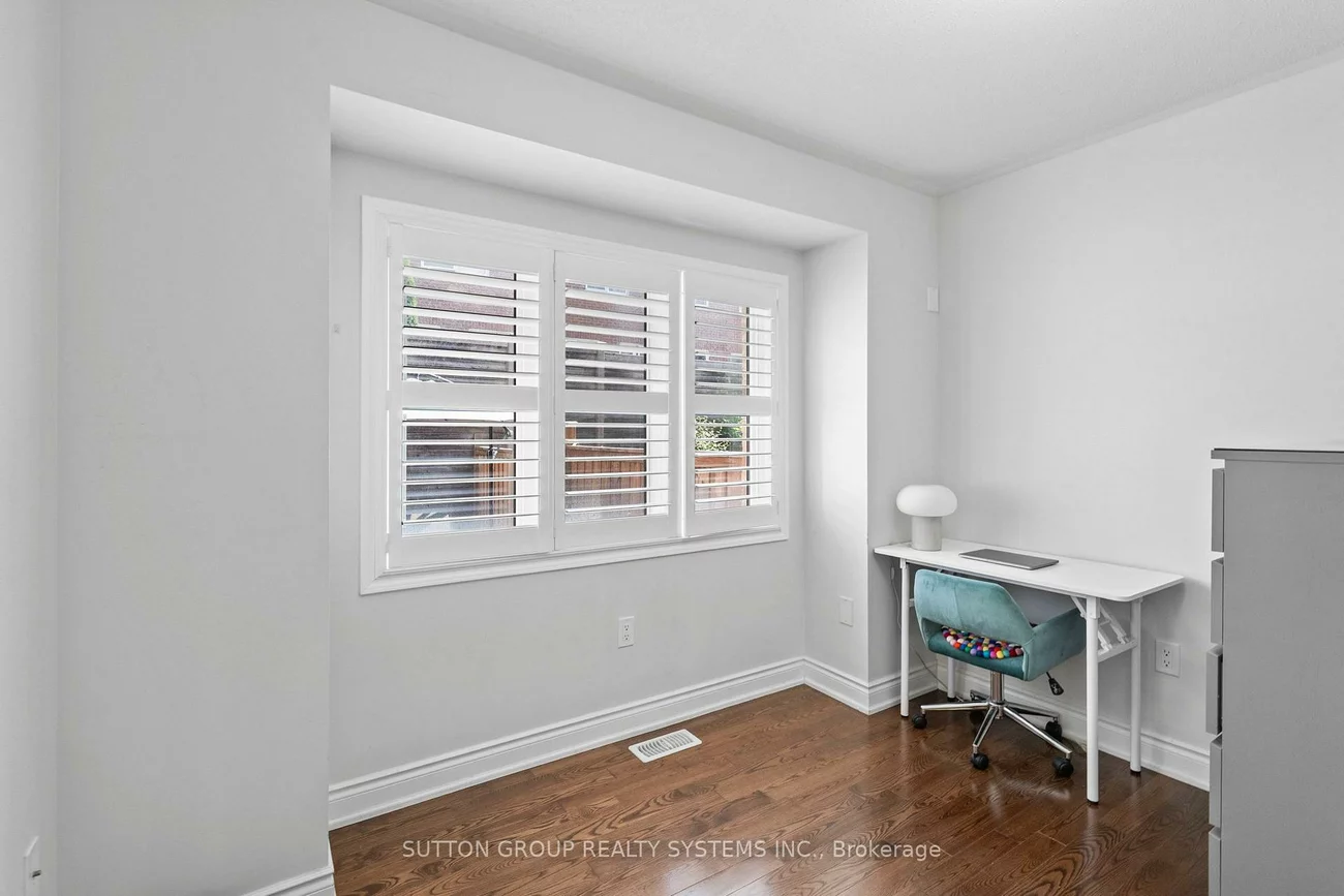 11, Fusilier, Clairlea-Birchmount, Toronto