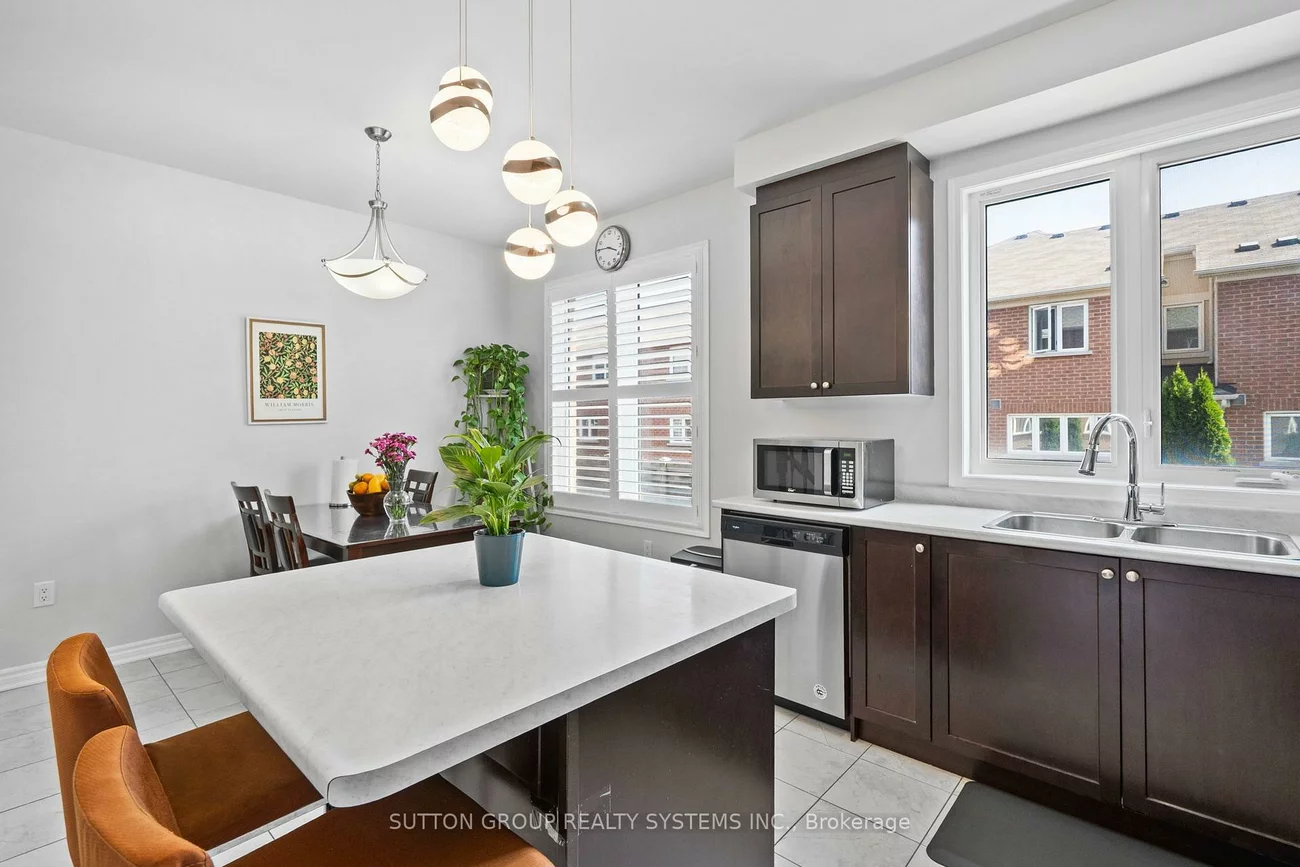 11, Fusilier, Clairlea-Birchmount, Toronto