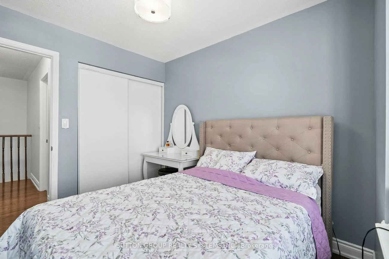 11, Fusilier, Clairlea-Birchmount, Toronto