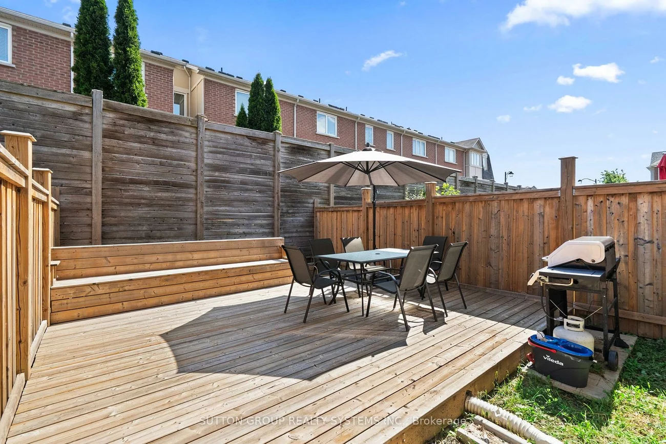 11, Fusilier, Clairlea-Birchmount, Toronto