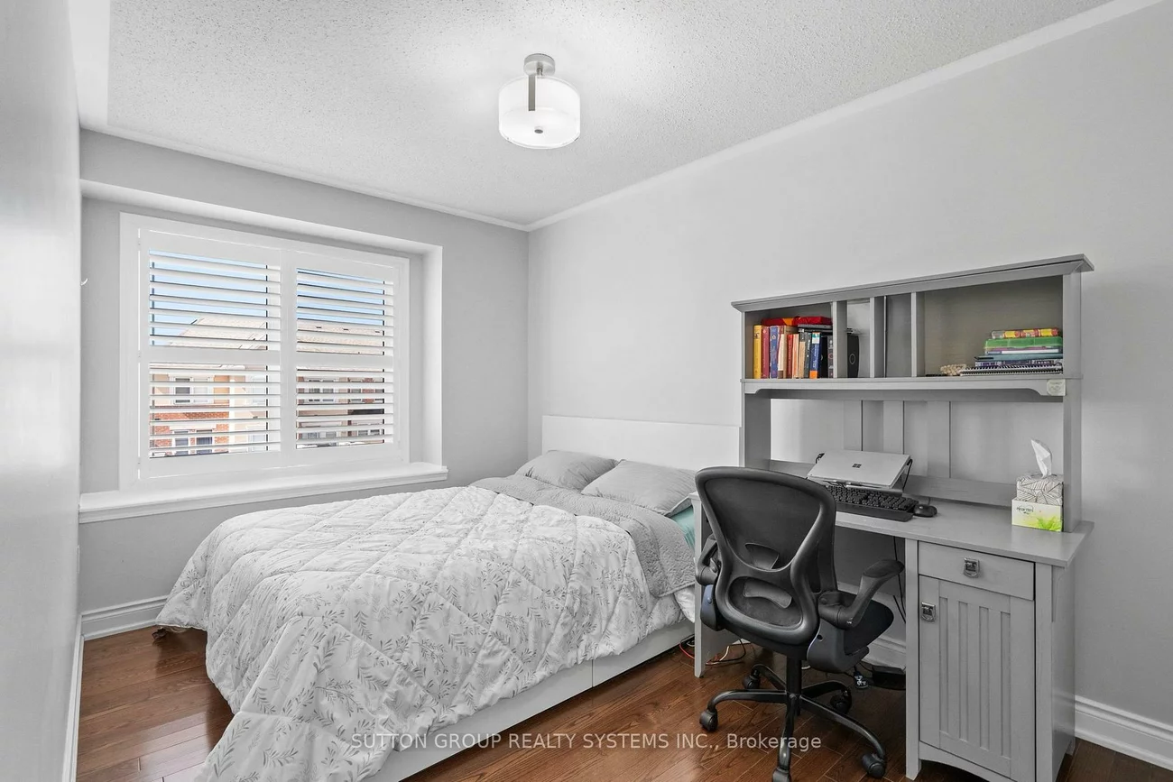 11, Fusilier, Clairlea-Birchmount, Toronto