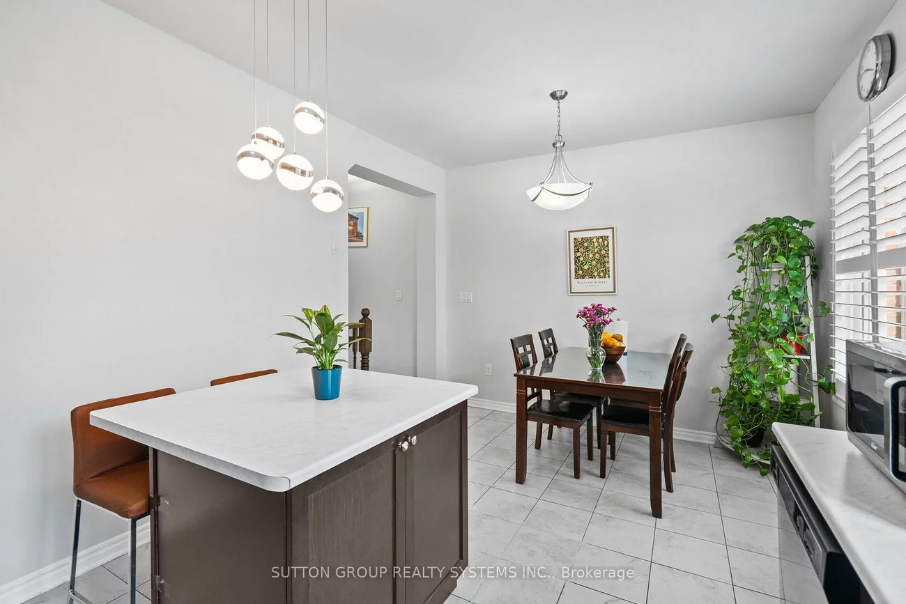 11, Fusilier, Clairlea-Birchmount, Toronto