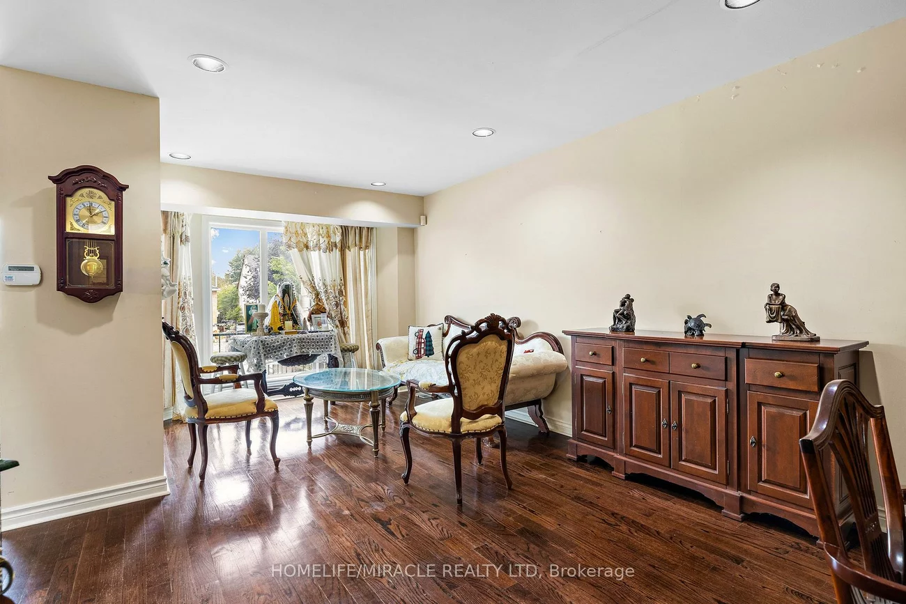 33, Torrens, Broadview North, Toronto