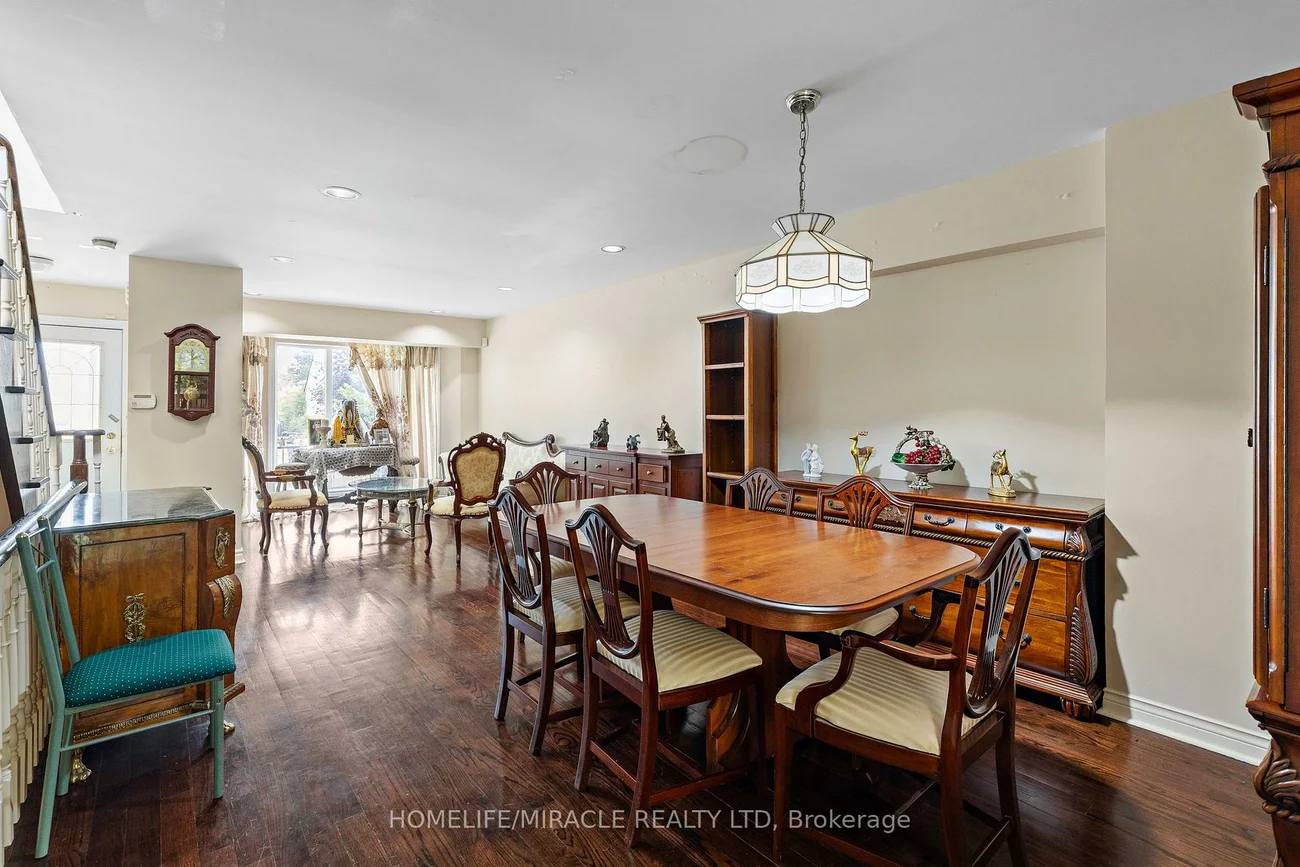 33, Torrens, Broadview North, Toronto