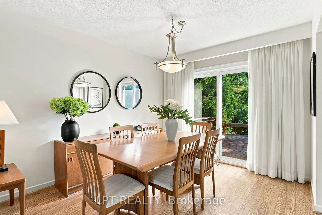 46, Tweedrock, Morningside, Toronto