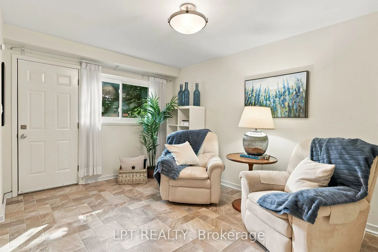 46, Tweedrock, Morningside, Toronto