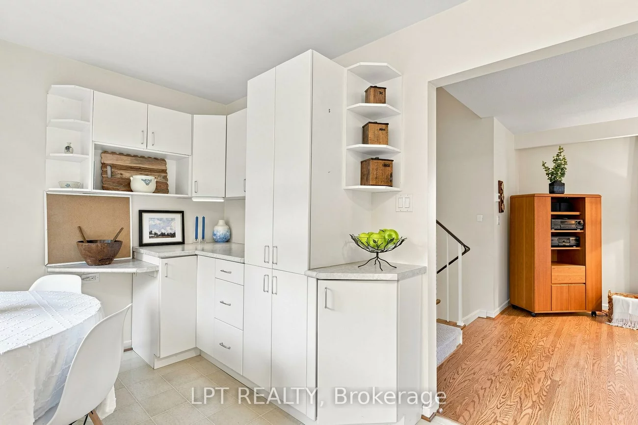 46, Tweedrock, Morningside, Toronto
