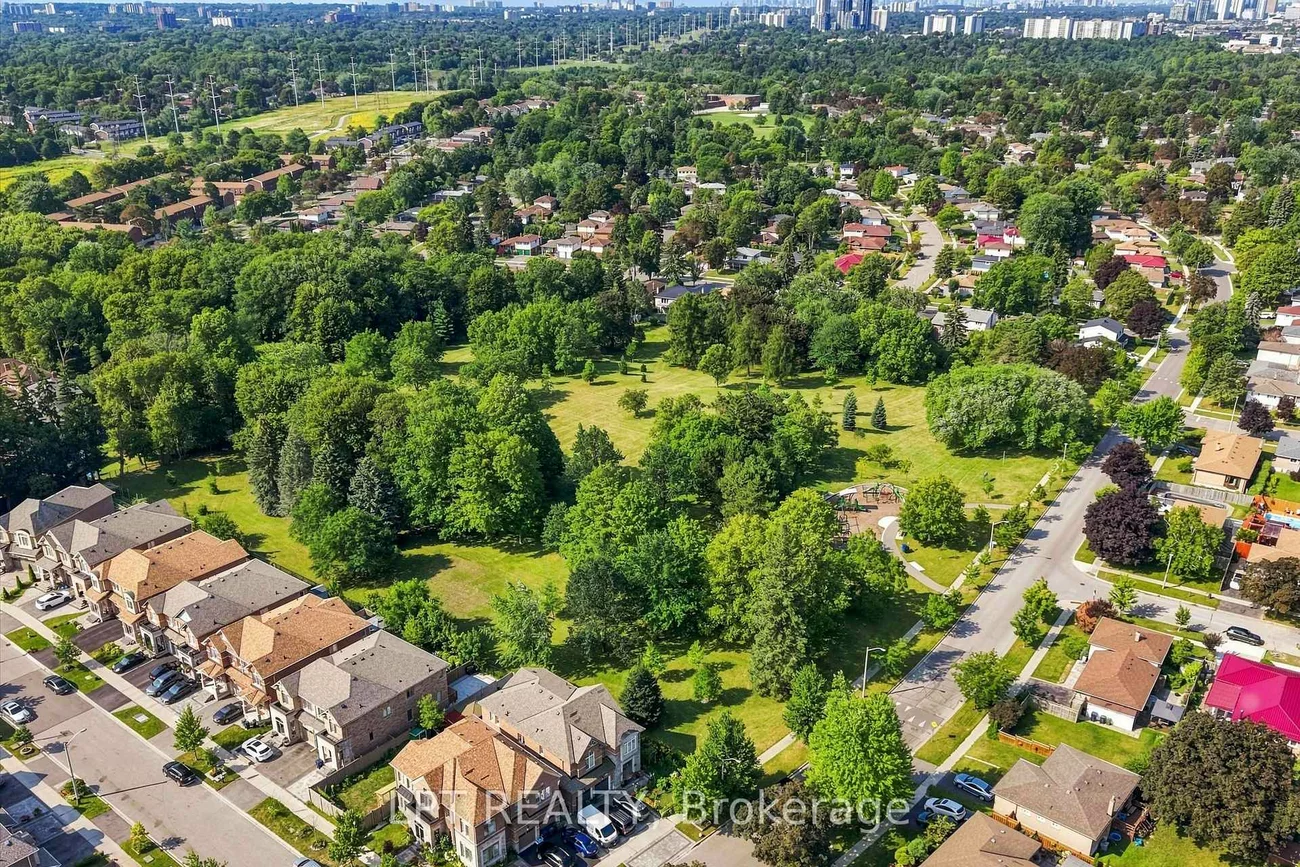46, Tweedrock, Morningside, Toronto