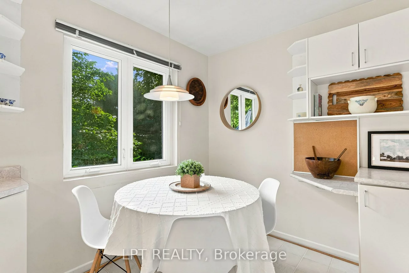 46, Tweedrock, Morningside, Toronto