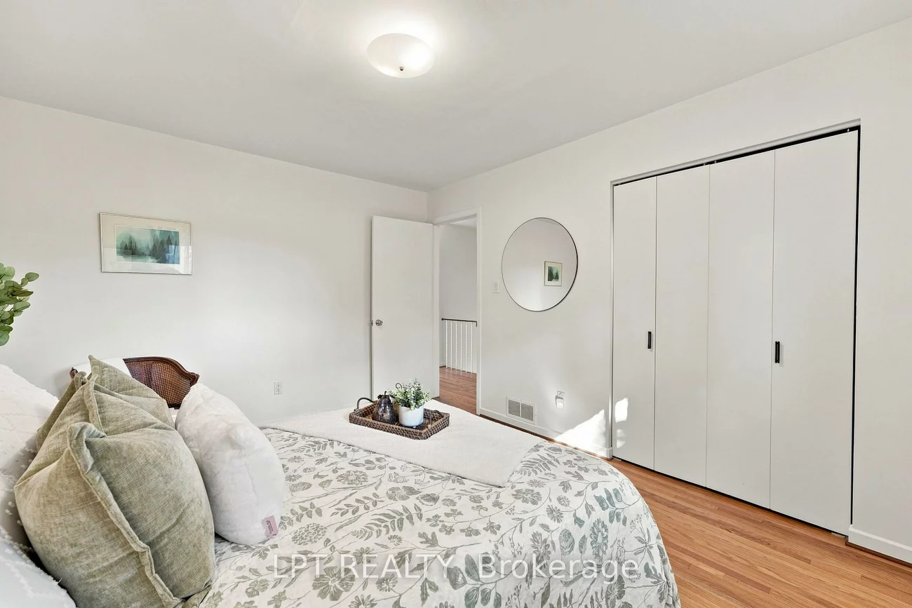 46, Tweedrock, Morningside, Toronto