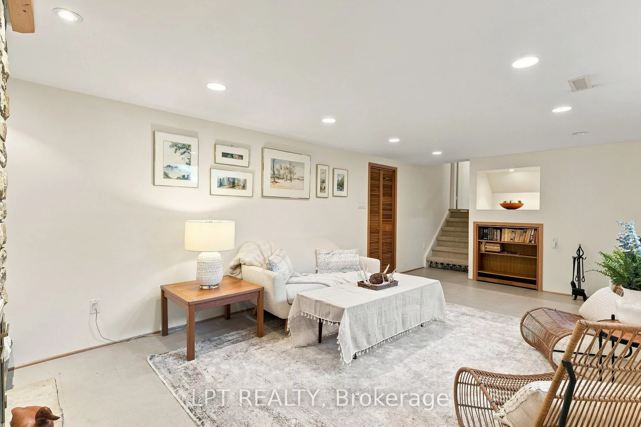 46, Tweedrock, Morningside, Toronto