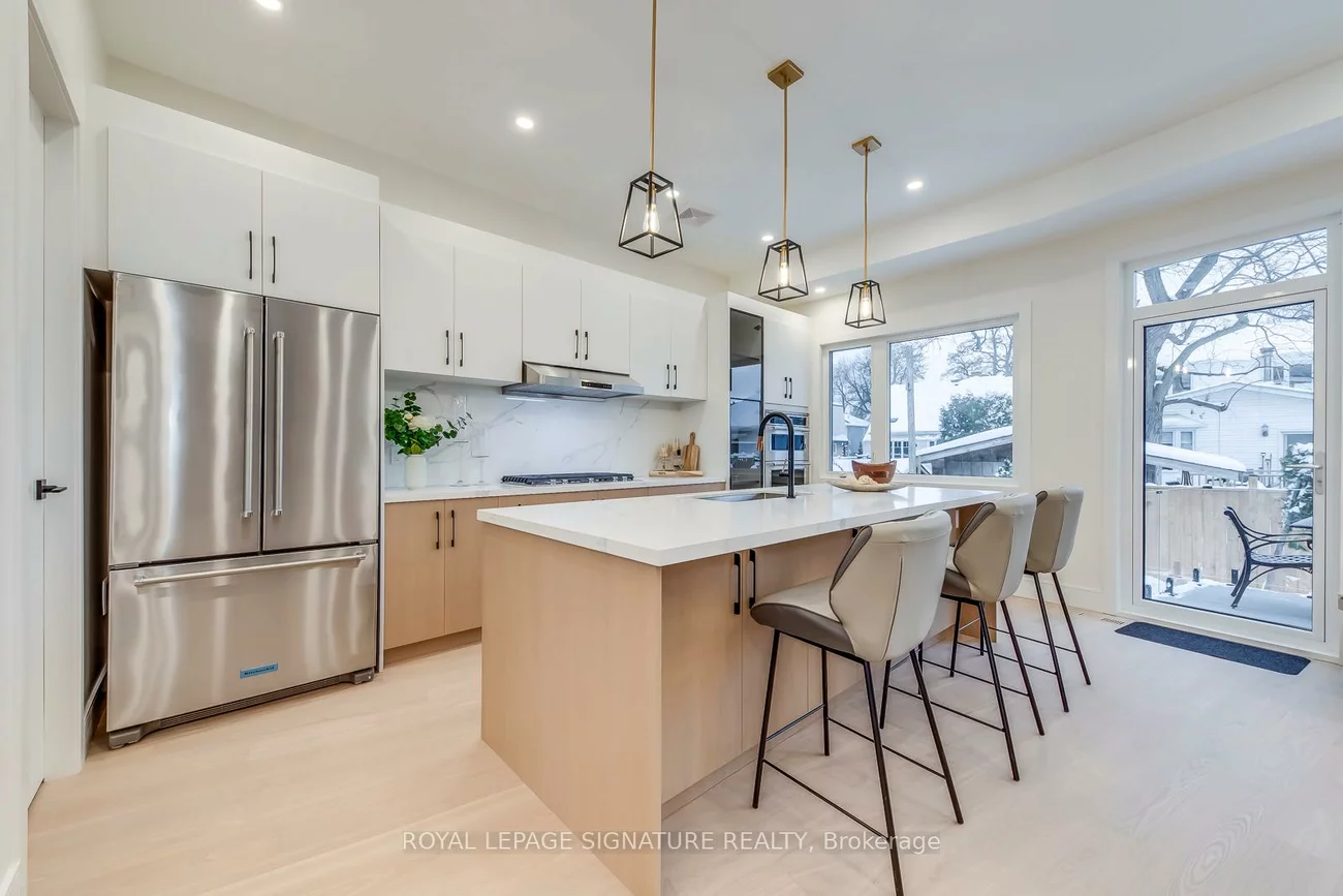 24, Merritt, O'Connor-Parkview, Toronto
