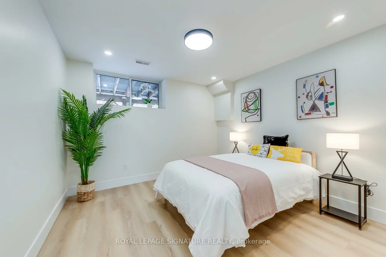 24, Merritt, O'Connor-Parkview, Toronto