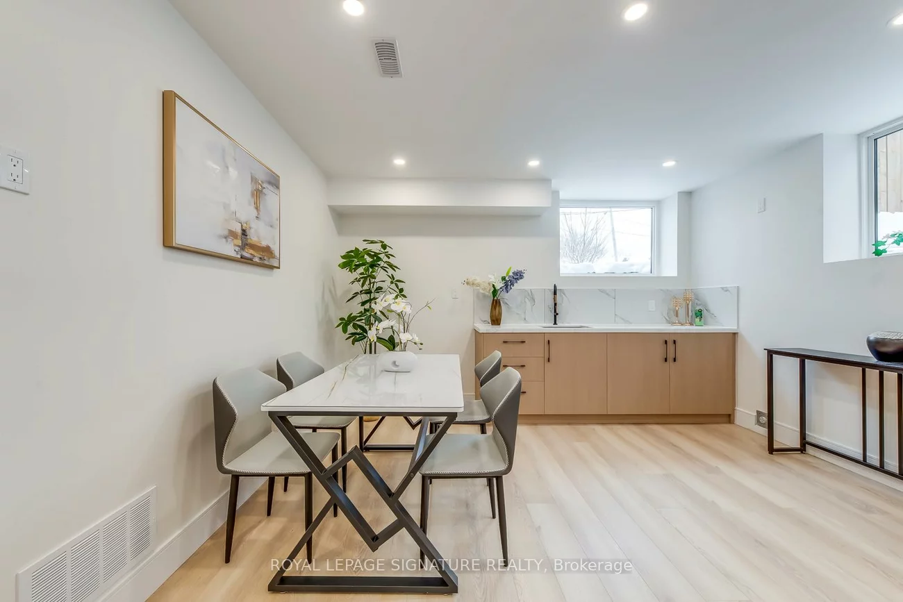 24, Merritt, O'Connor-Parkview, Toronto