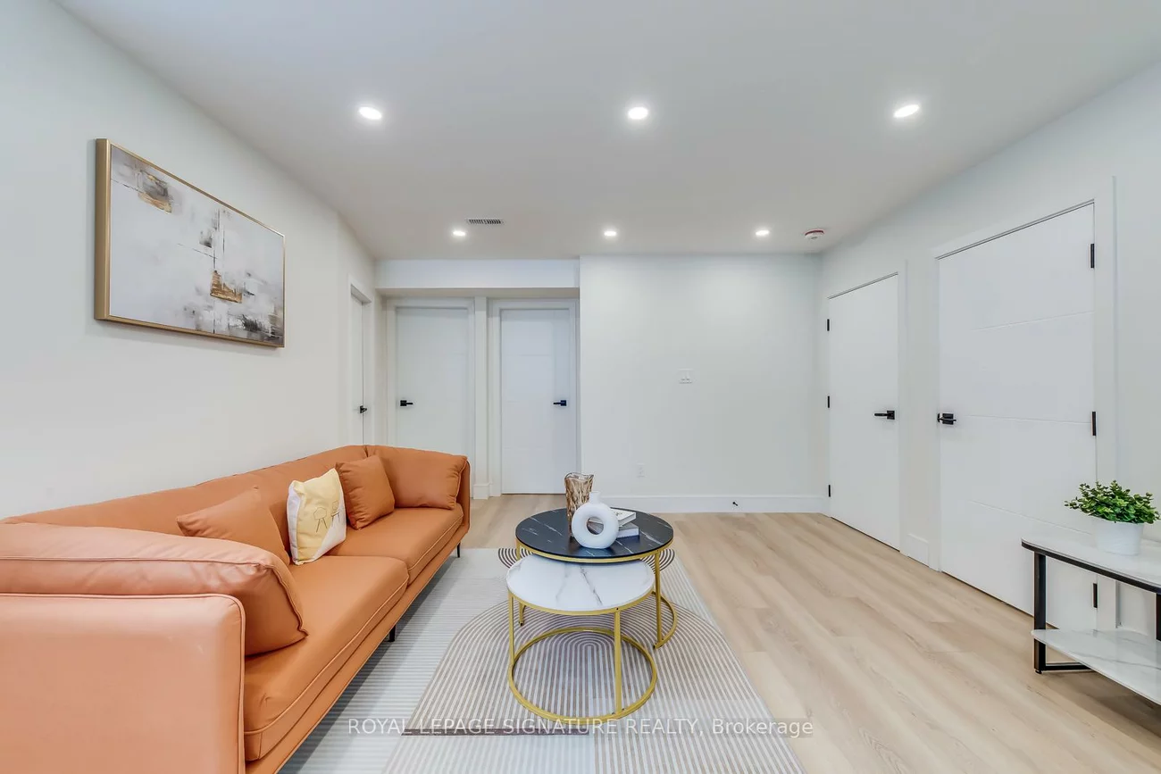 24, Merritt, O'Connor-Parkview, Toronto