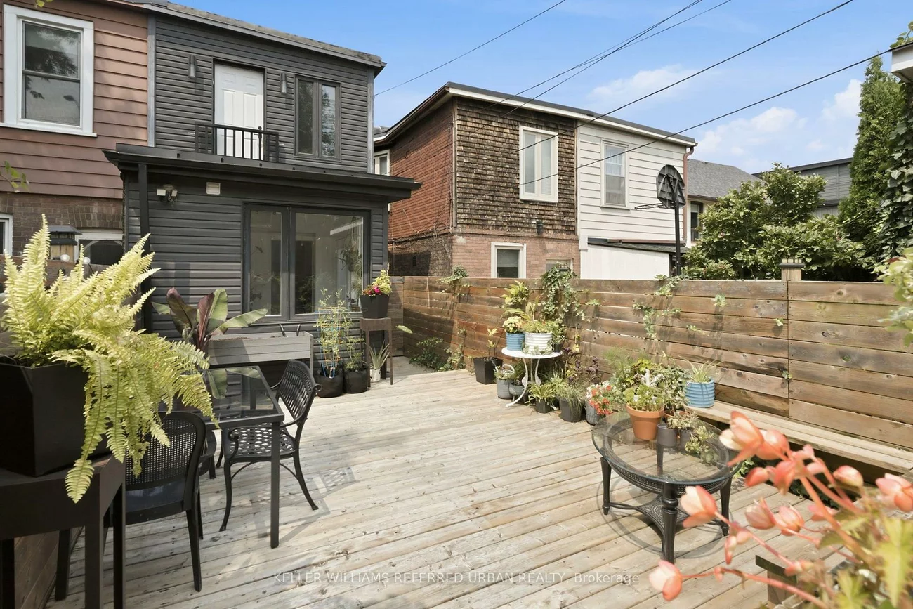 21, Millbrook, North Riverdale, Toronto