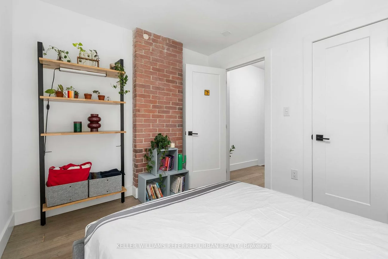 21, Millbrook, North Riverdale, Toronto