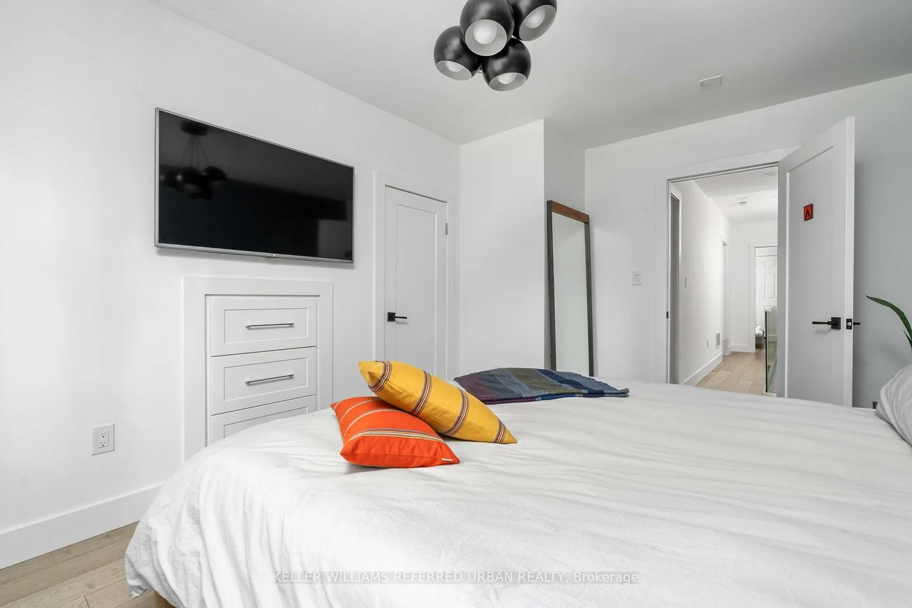 21, Millbrook, North Riverdale, Toronto