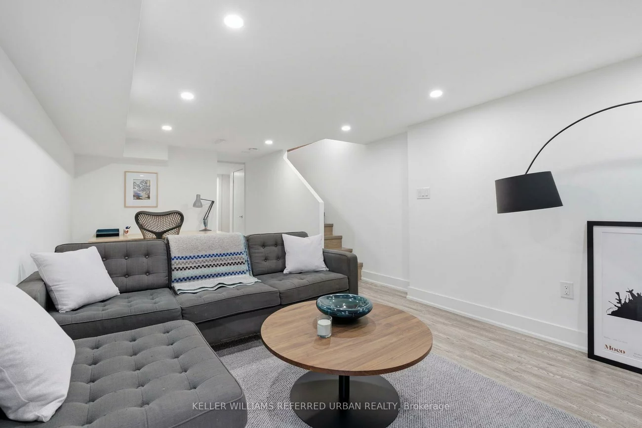 21, Millbrook, North Riverdale, Toronto