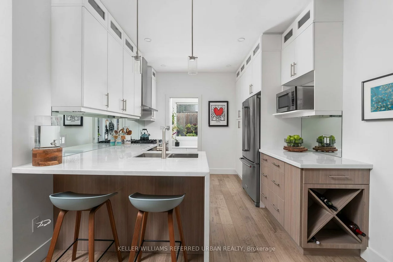 21, Millbrook, North Riverdale, Toronto