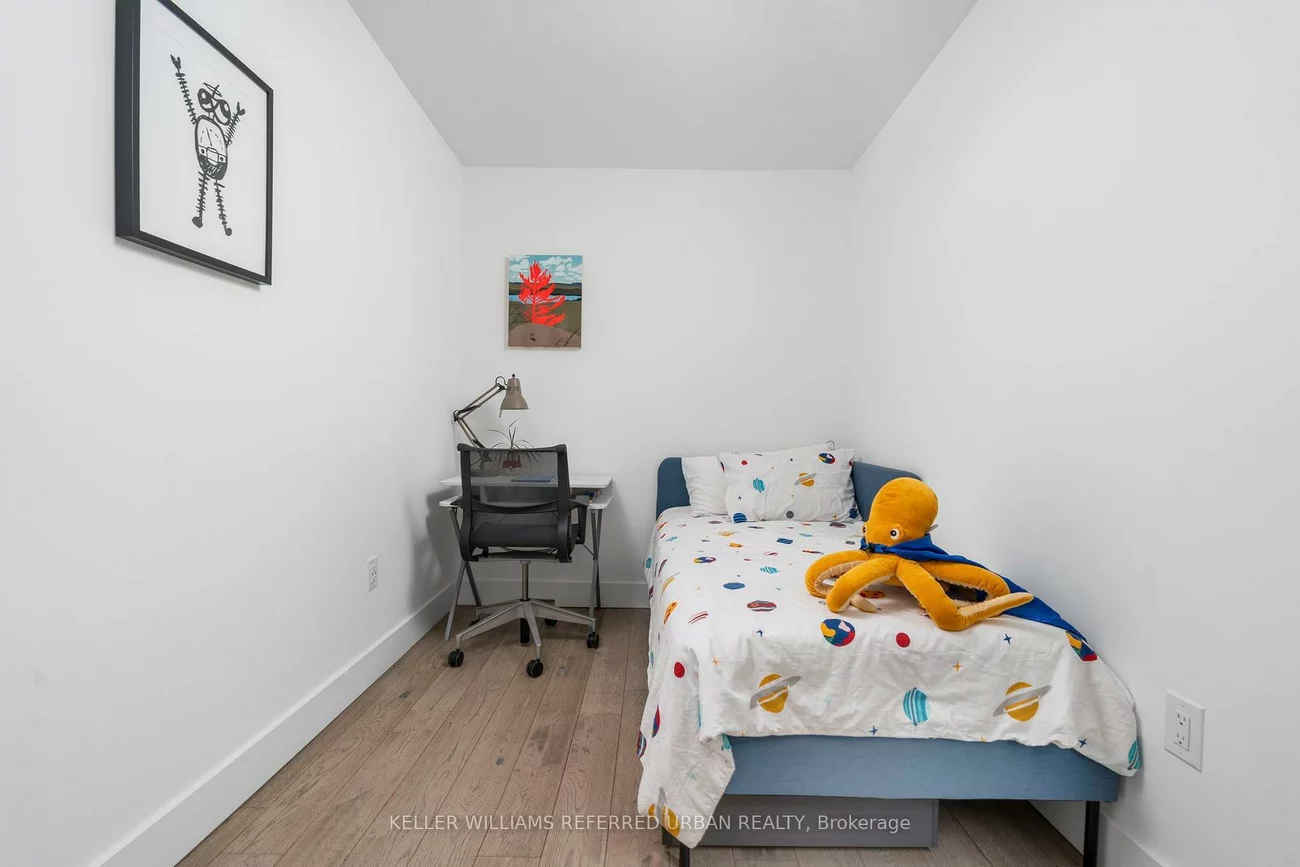 21, Millbrook, North Riverdale, Toronto