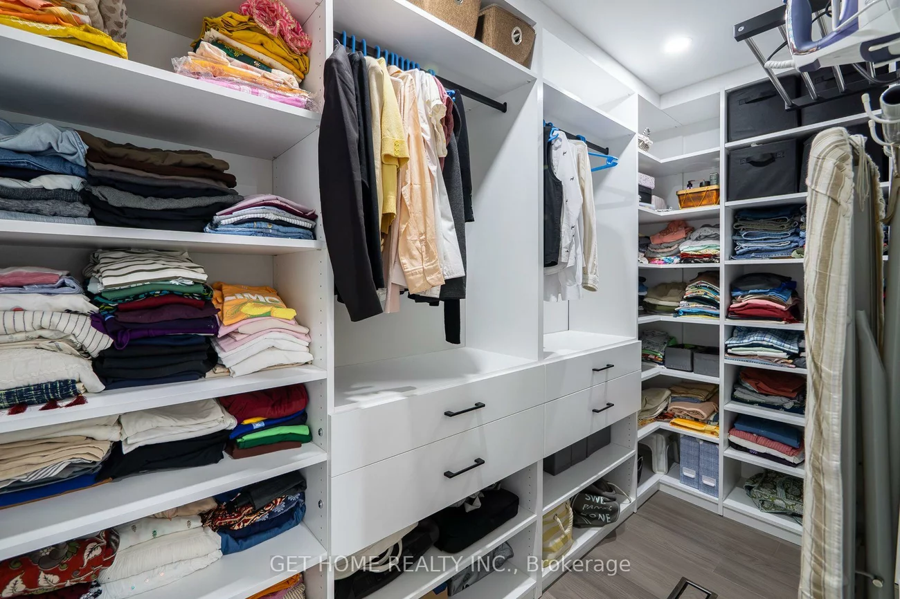 11, Twin Pauls, Wexford-Maryvale, Toronto