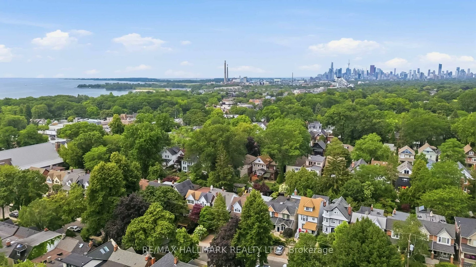 192, Wineva, The Beaches, Toronto