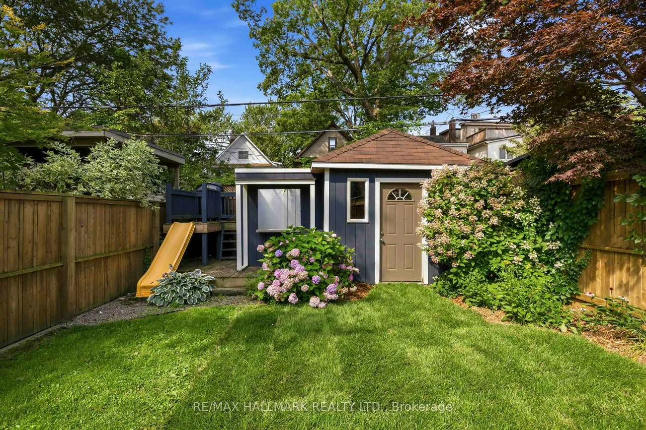 192, Wineva, The Beaches, Toronto